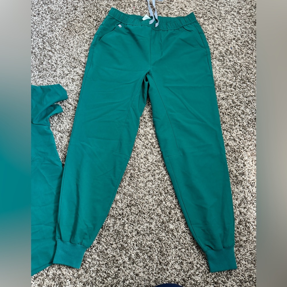 Men’s figs scrub set since medium - Picture 2 of 3